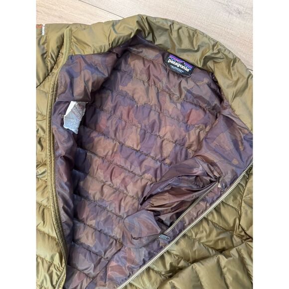 Men's Patagonia Green Olive (Camo Interior) Down Coat Jacket XXL 2XL CA Mile - Picture 4 of 7